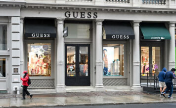 Americká oděvní značka Guess, to jsou i pánská trička Guess