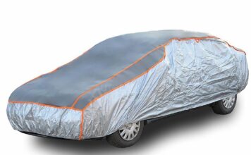 Pro negarážovaný vůz by měla být autoplachta samozřejmostí